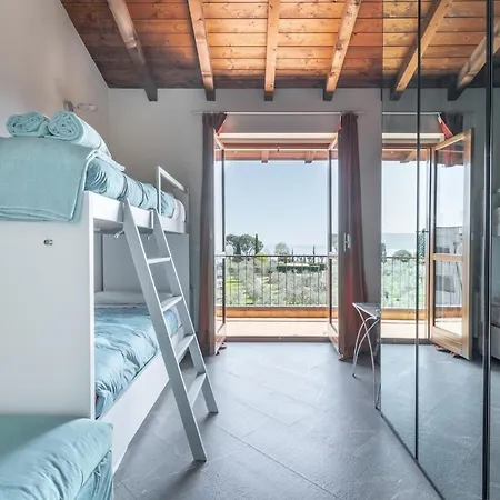 Casa Peler Al Benaco - Style, View & Pool Apartment